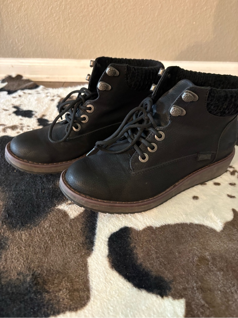 Blowfish Black Lace-Up Ankle Boots with Padded Collar